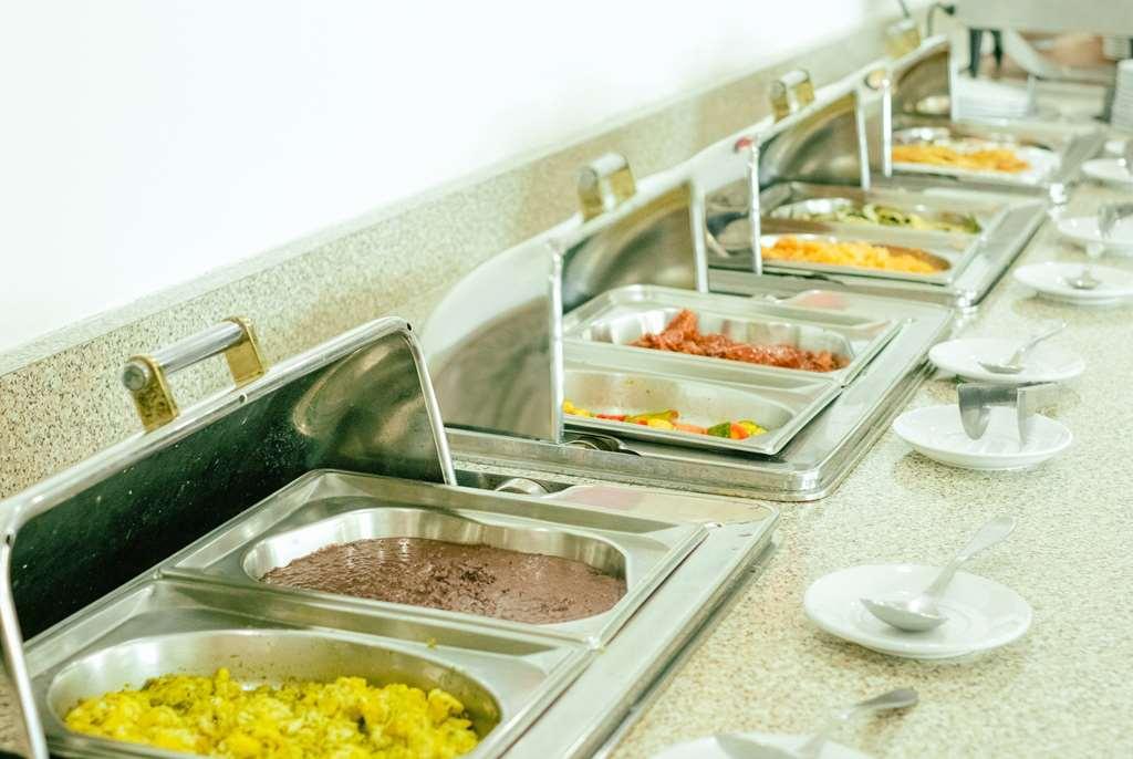 Hotel La Quinta By Wyndham Poza Rica Restaurant photo